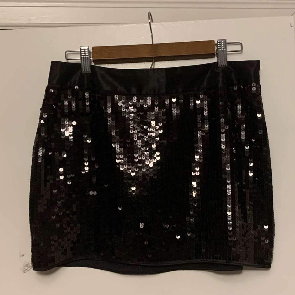 NWT-Express Design Studio Black Sequin Mini Skirt. Size 6.